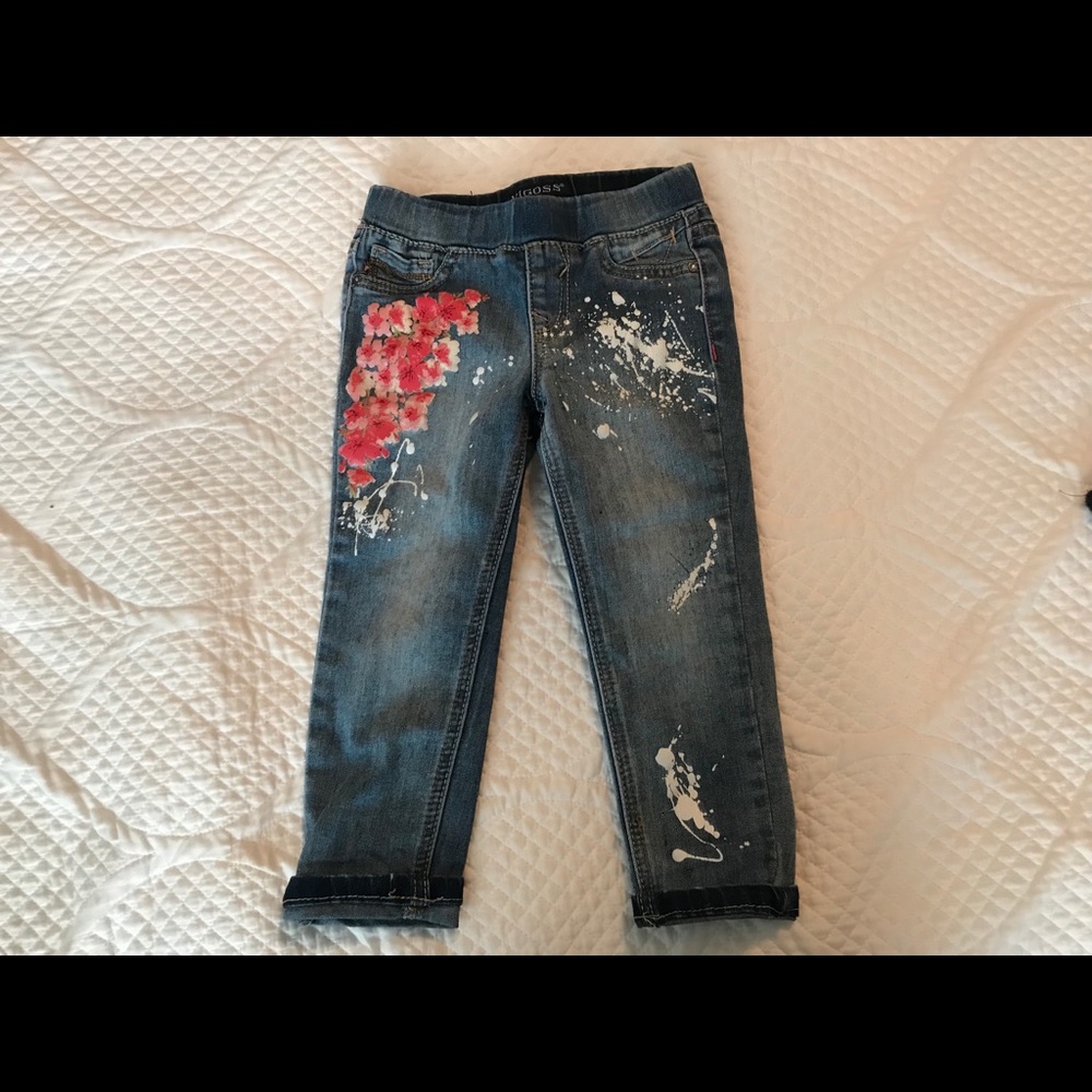 Vigoss distressed jeans with flowers